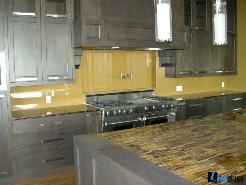 kinh-mau-op-bep-licoglass (3)